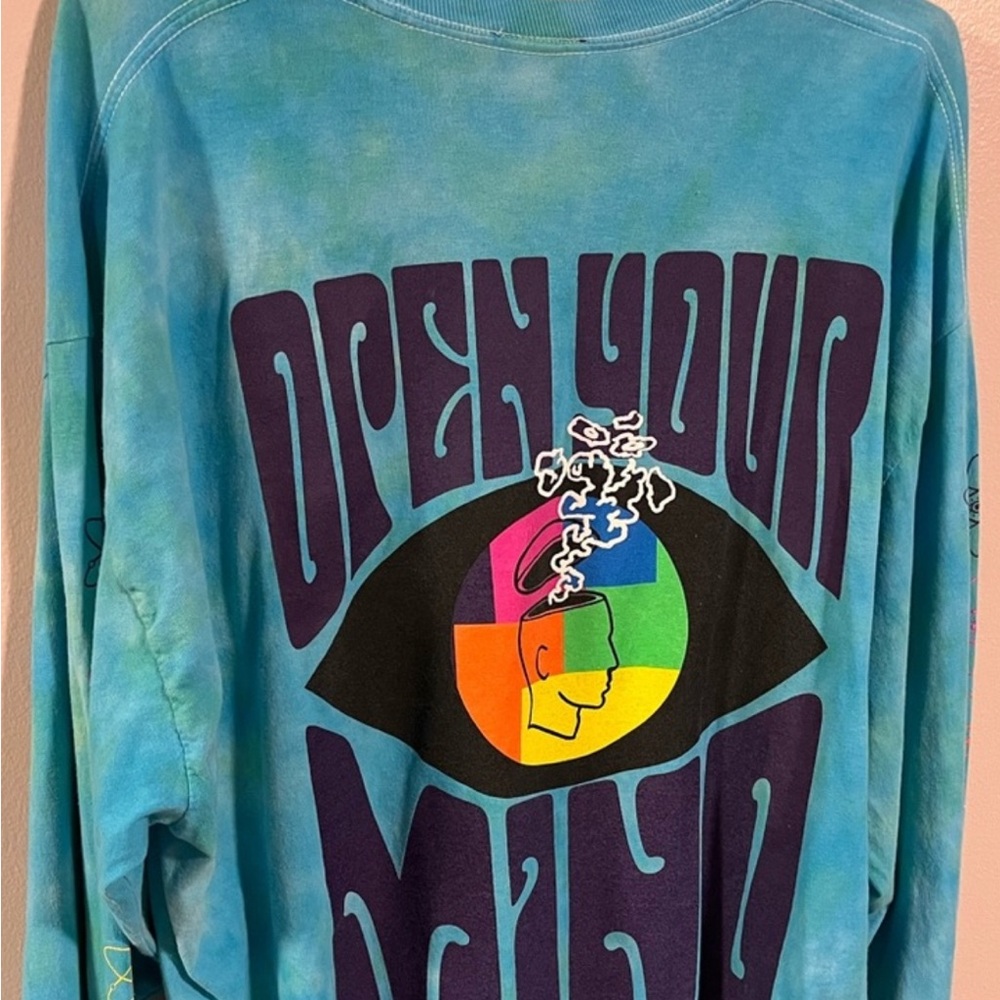 Blue Graphic Long Sleeve Shirt